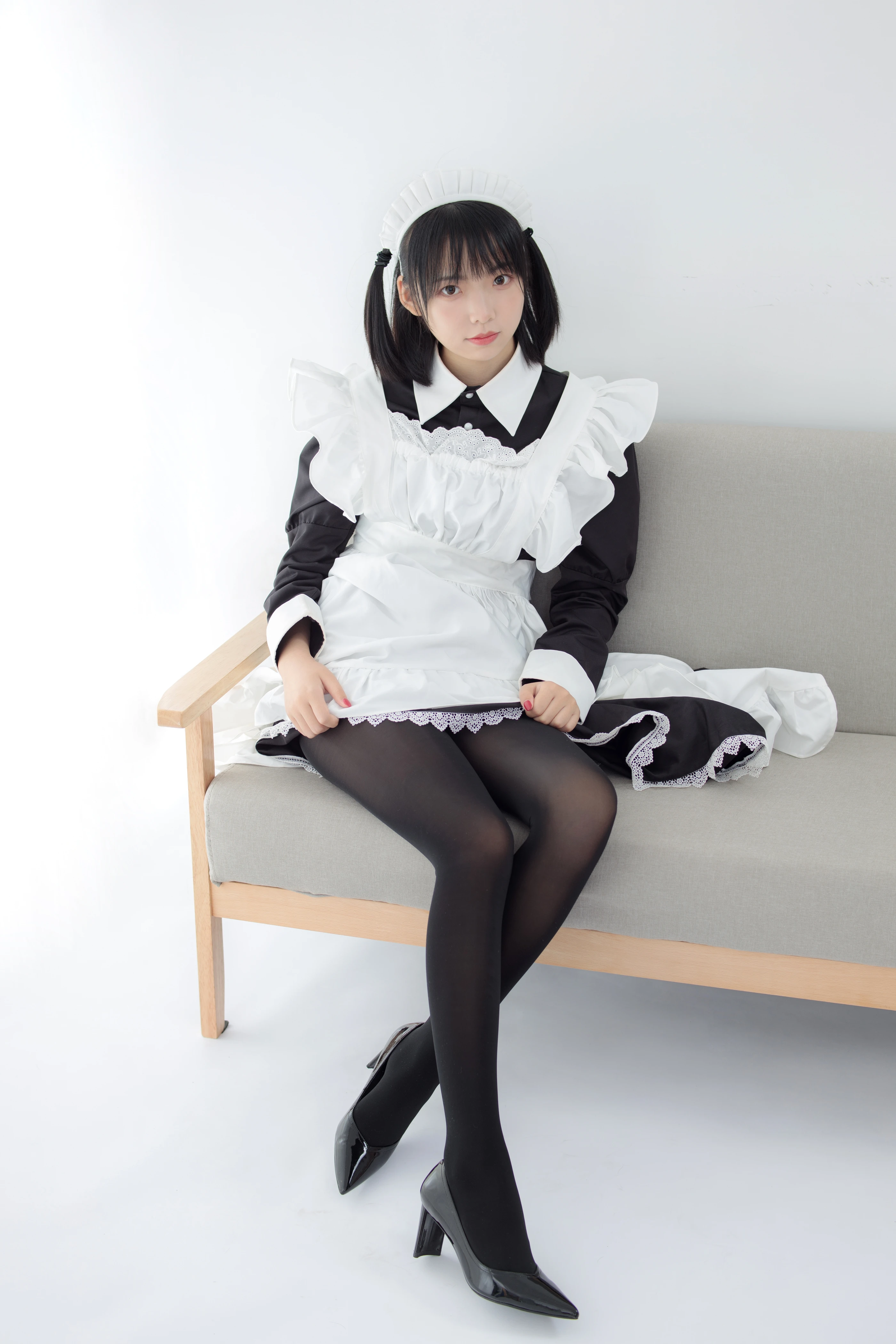森萝财团 JKFUN-029 卉女仆 踩物 80D黑丝 [67P 1V]插图3